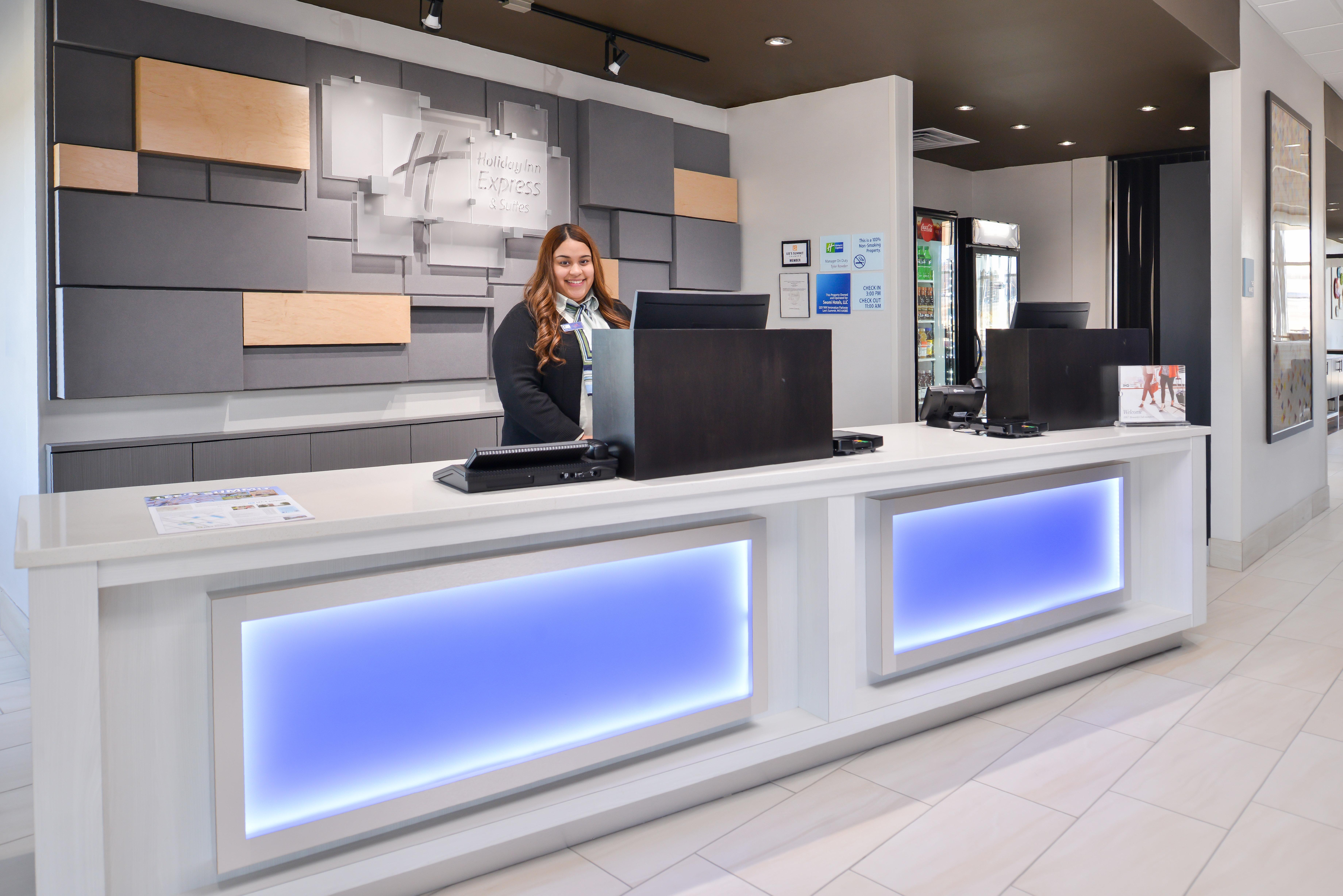Holiday Inn Express & Suites - Kansas City - Lee'S Summit By Ihg Exterior foto