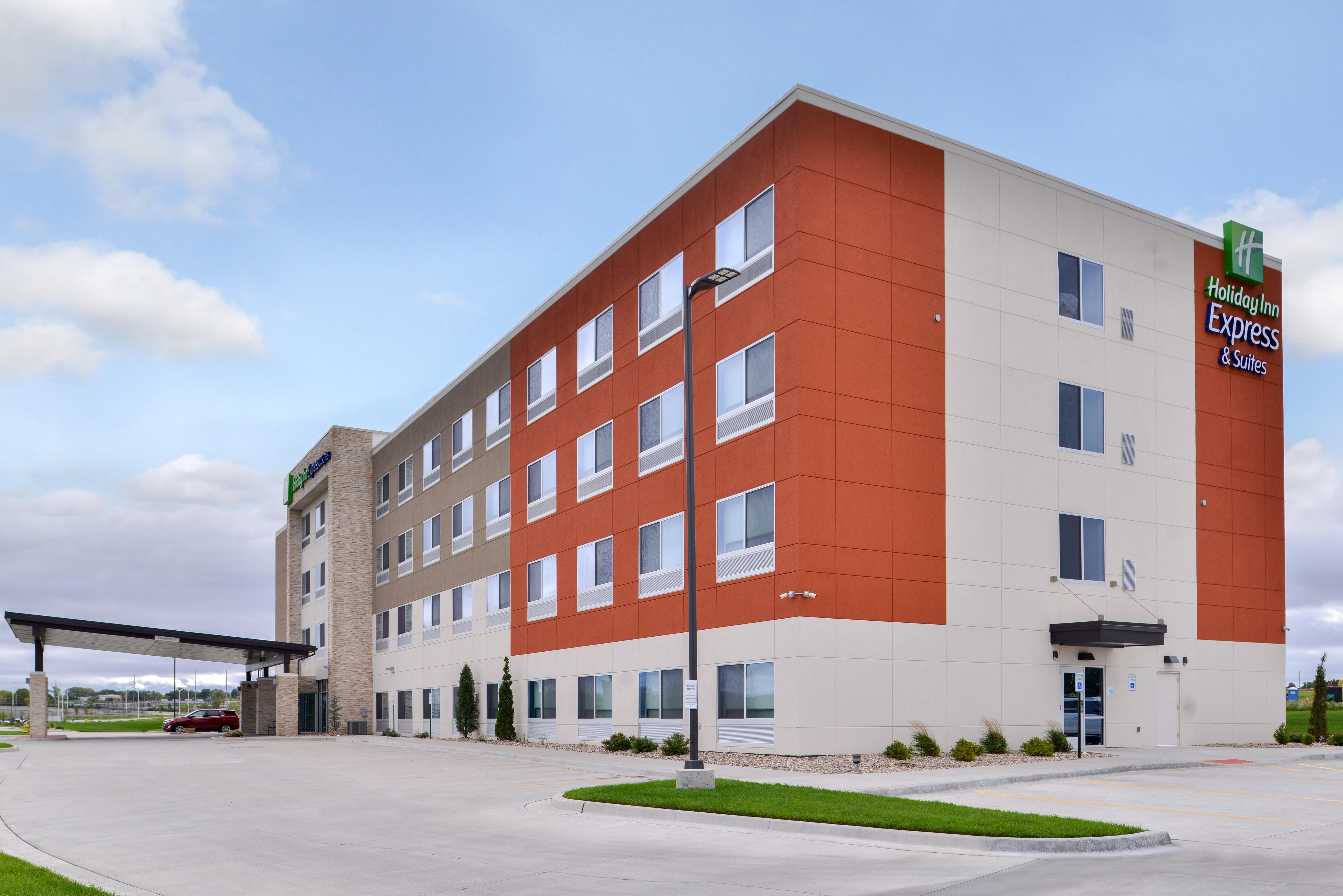 Holiday Inn Express & Suites - Kansas City - Lee'S Summit By Ihg Exterior foto
