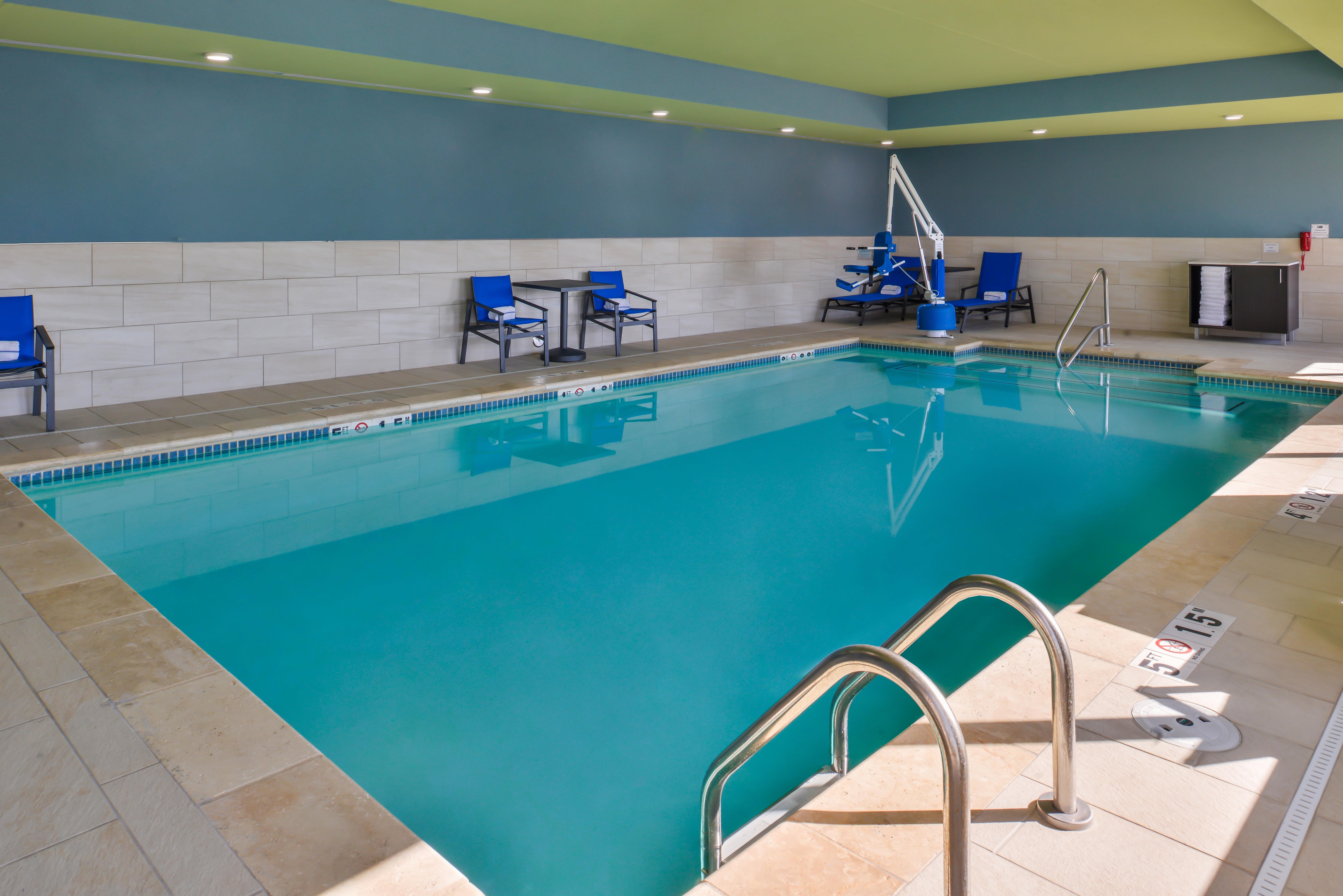 Holiday Inn Express & Suites - Kansas City - Lee'S Summit By Ihg Exterior foto